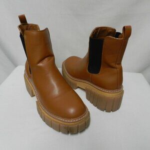 Madden Girl Pheobee Platform Chelsea Boots ankle slip on brown Leather Size 7.5